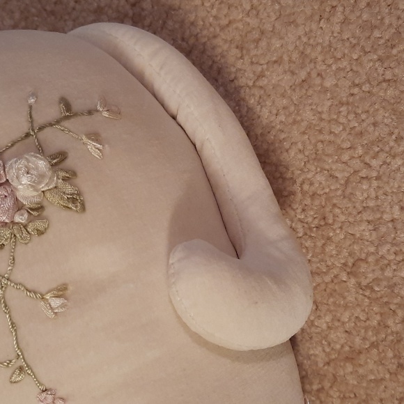 VTG Cat Pillow with Ribbon Embroidered Roses - Picture 8 of 8